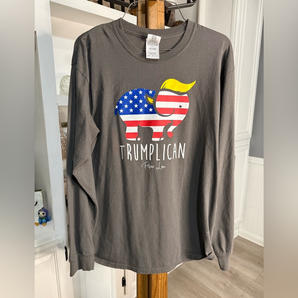 Gray Long Sleeve Shirt with Patriotic Elephant Design Trumplican